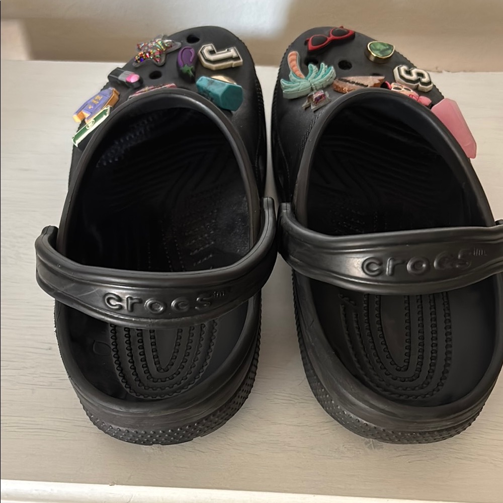 Crocs Black with Fun Charms - Picture 3 of 6